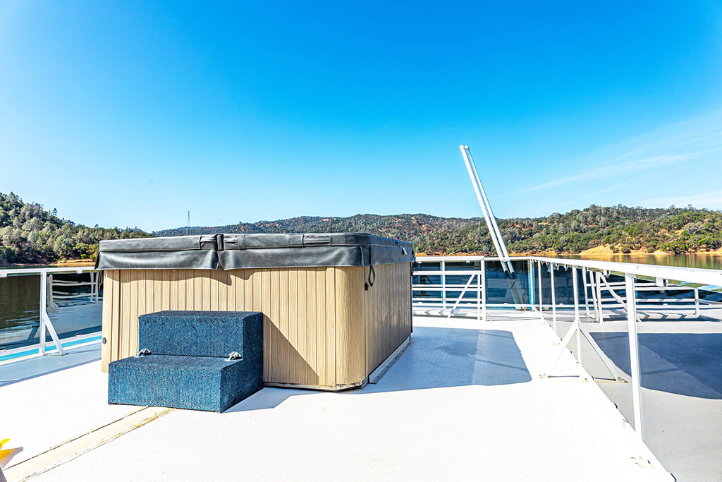 Houseboat Rental California, Lake Berryessa Pleasure Cove Marina